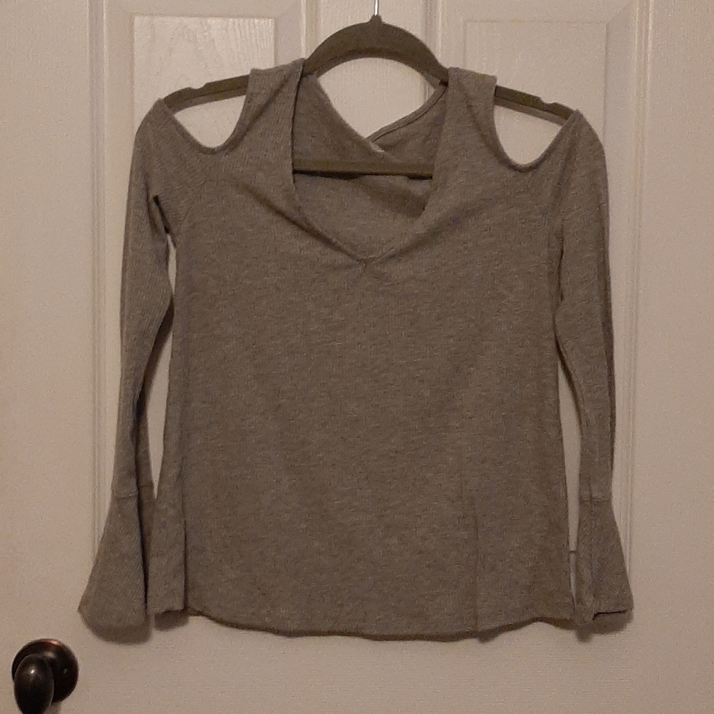 Long sleeve cutout shoulder